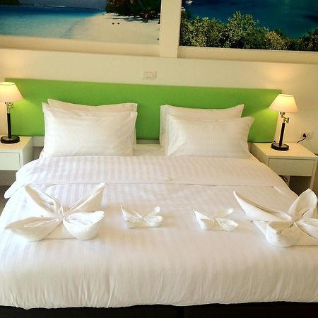 Armoni Patong Beach Hotel Екстер'єр фото
