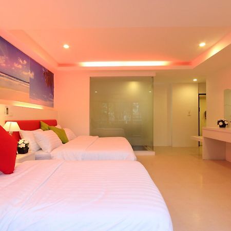 Armoni Patong Beach Hotel Екстер'єр фото