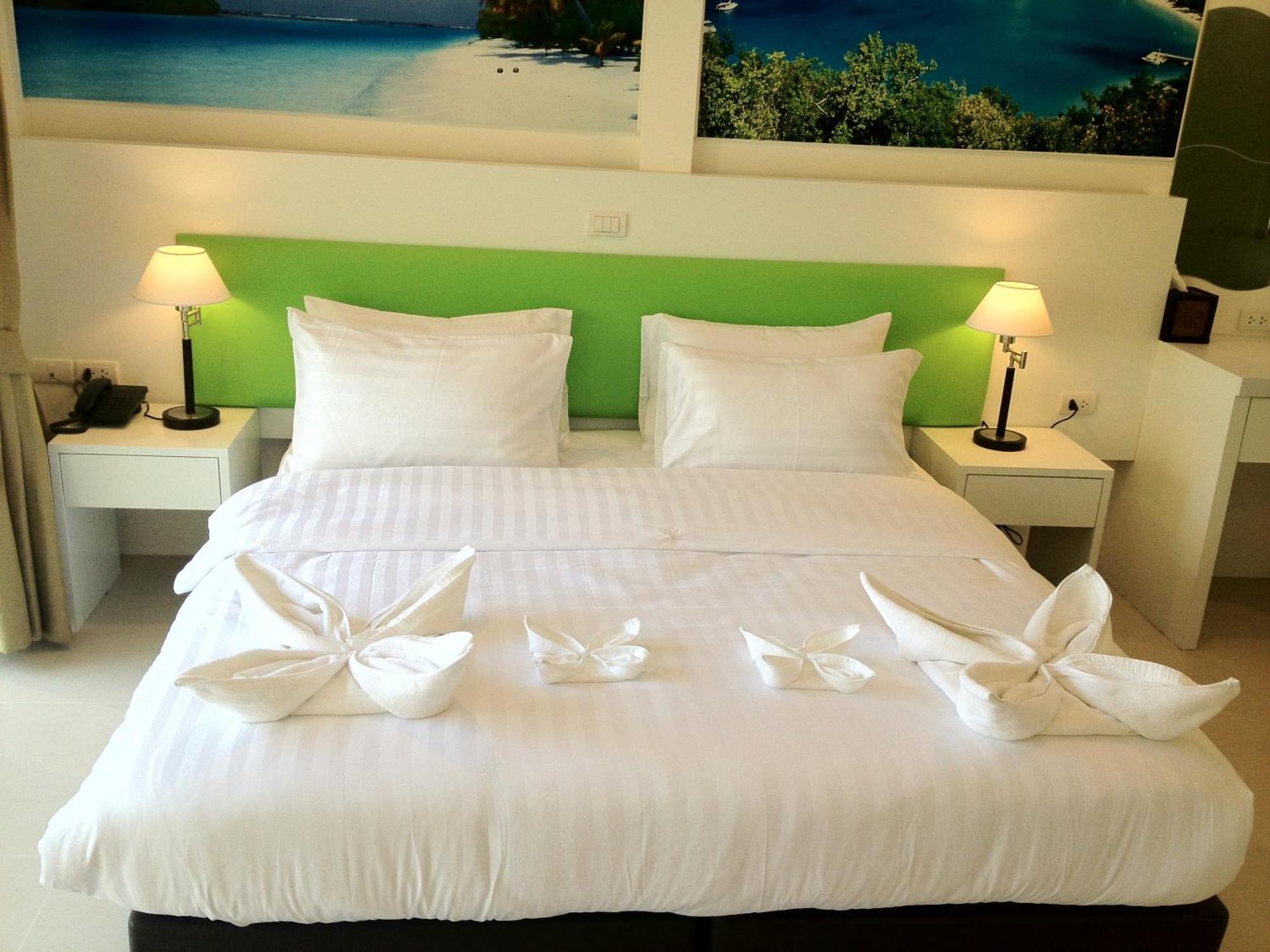 Armoni Patong Beach Hotel Екстер'єр фото